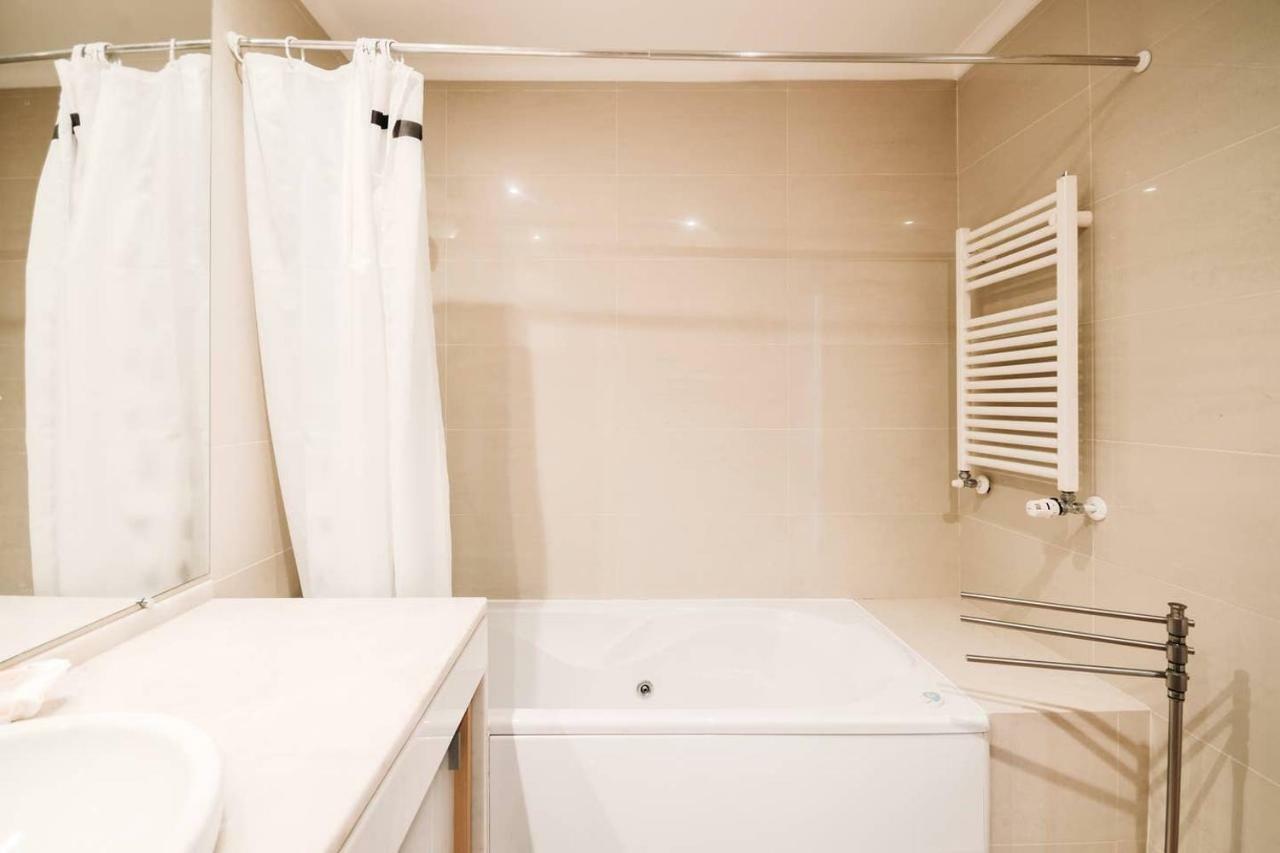 Fantastic Seaside Family Apartment With Pool Parede Exteriör bild