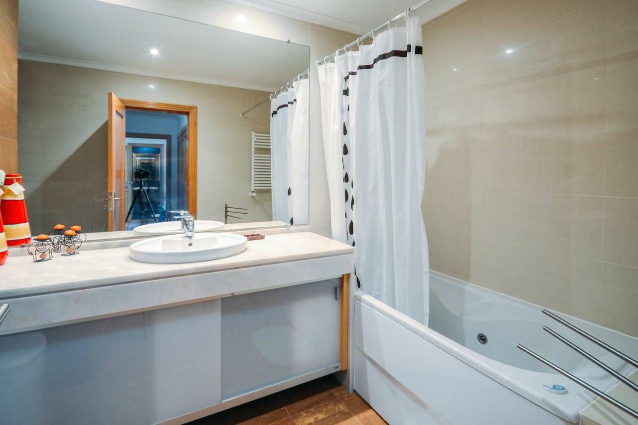 Fantastic Seaside Family Apartment With Pool Parede Exteriör bild